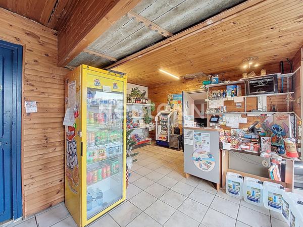 Local d'activité et maison proche Angerville total 124.14 m2