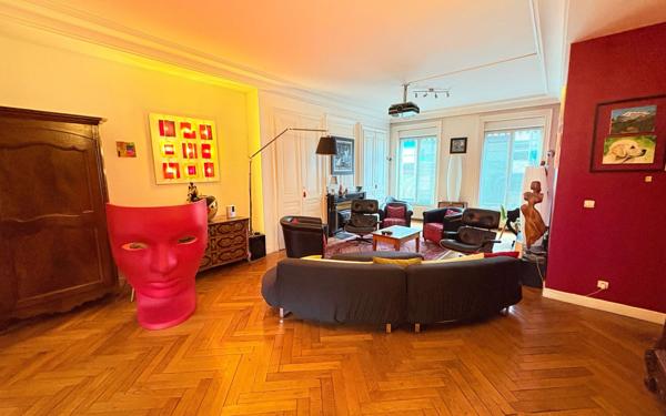 Appartement à vendre    5 pièces • 185 m2 Lyon 7
