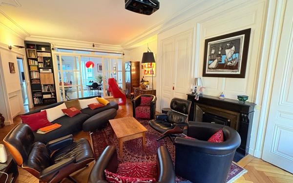 Appartement à vendre    5 pièces • 185 m2 Lyon 7