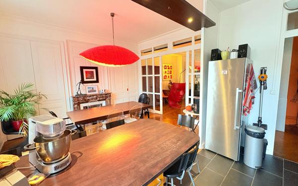 Appartement à vendre    5 pièces • 185 m2 Lyon 7