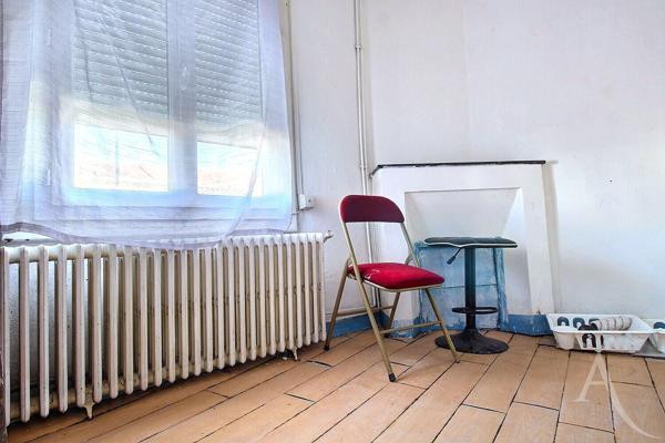 Maison 4 pièce(s) 130 m² fort potentiel