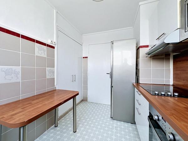 Vue dégagée sur les toits de Paris - 3 chambres