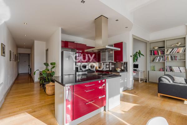 Appartement idéalement placé sur le boulevard - vue dégagée - ascenseur-cave -grenier-