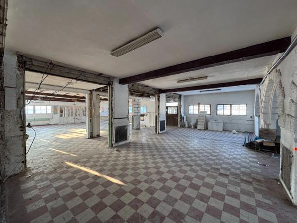 Ancien hôtel-restaurant MURS A VENDRE