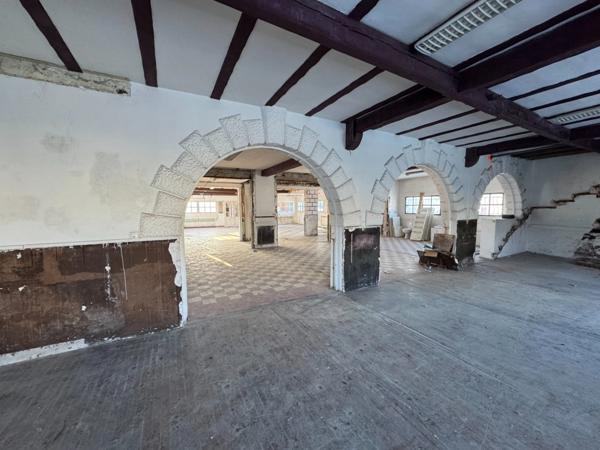 Ancien hôtel-restaurant MURS A VENDRE