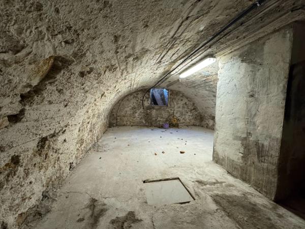 Ancien hôtel-restaurant MURS A VENDRE