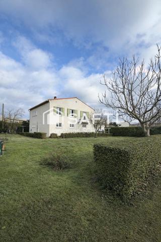 Grand terrain clos : maison 154 m²