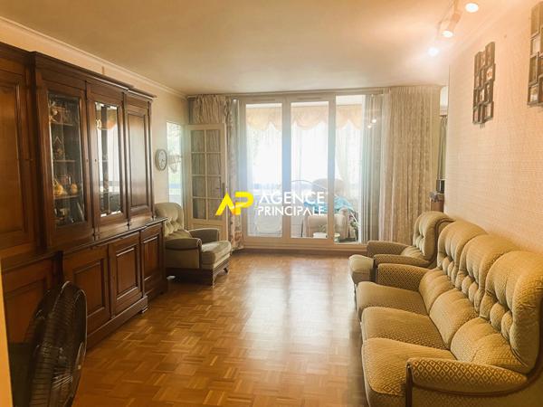 Sartrouville - Appartement 5 pièces 106.98 m2 avec cave et box 212 000 € **  - Référence  9593