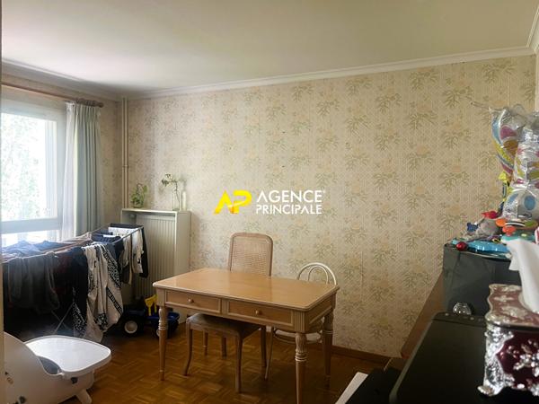 Sartrouville - Appartement 5 pièces 106.98 m2 avec cave et box 212 000 € **  - Référence  9593