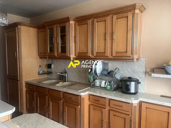 Sartrouville - Appartement 5 pièces 106.98 m2 avec cave et box 212 000 € **  - Référence  9593