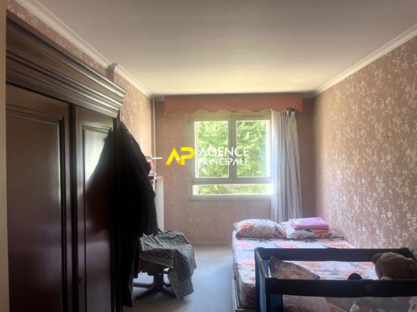 Sartrouville - Appartement 5 pièces 106.98 m2 avec cave et box 212 000 € **  - Référence  9593