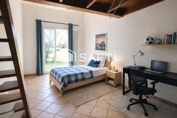 maison 192 m2, terrain 2700 m2, piscine 66 m2