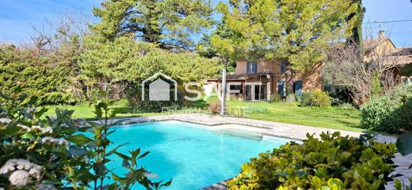 maison 192 m2, terrain 2700 m2, piscine 66 m2
