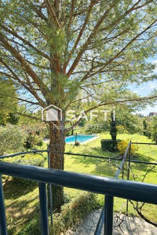 maison 192 m2, terrain 2700 m2, piscine 66 m2