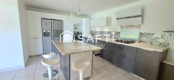 maison 192 m2, terrain 2700 m2, piscine 66 m2