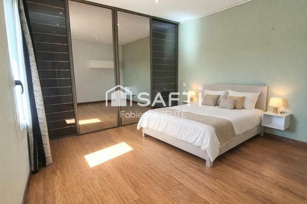 maison 192 m2, terrain 2700 m2, piscine 66 m2