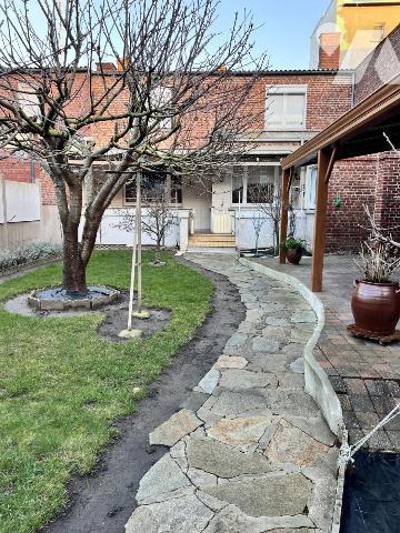 MAISON CENTRE VILLE AVEC GARAGE