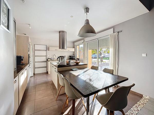 Belle Maison Portes Les Valence 6 pièce(s) 200 m2