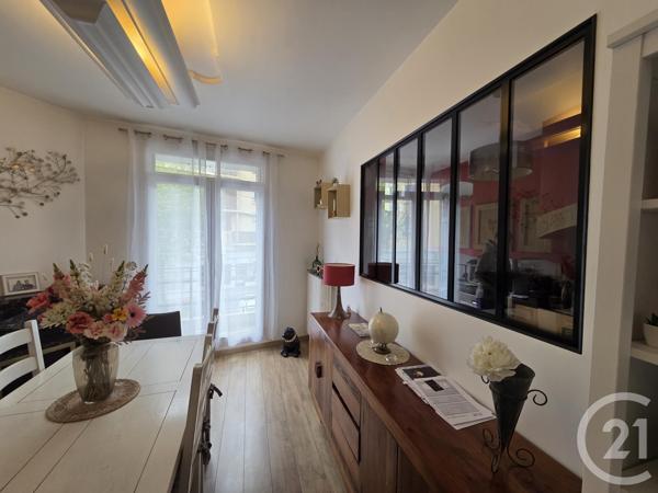 Appartement F3 à vendre  4 pièces - 92,11 m2 AUBAGNE - 13