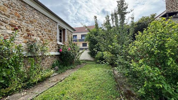 Pavillon indépendant à 10mn de la gare RER D