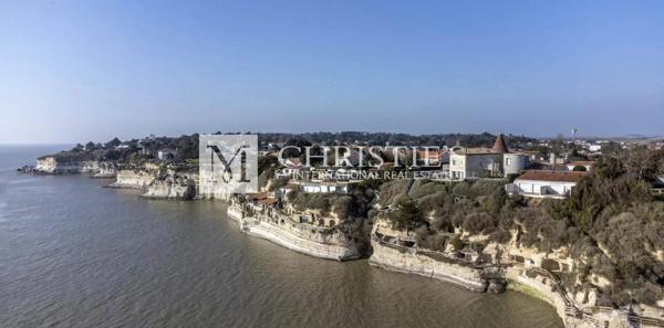 Appartement en duplex vue mer avec terrasse, grotte et parking à Meschers-sur-Gironde