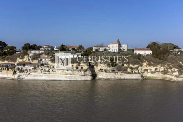 Appartement en duplex vue mer avec terrasse, grotte et parking à Meschers-sur-Gironde
