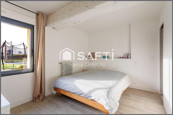 Longère rénovée – Vie de plain-pied possible – DPE C – Terrain 1 500 m² – 12 min axe Rennes-Laval