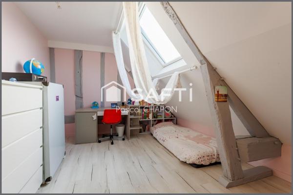 Longère rénovée – Vie de plain-pied possible – DPE C – Terrain 1 500 m² – 12 min axe Rennes-Laval