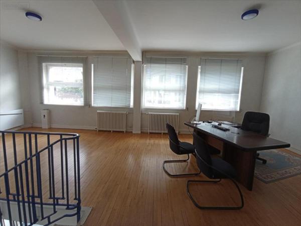 Local Professionnel et commercial à vendre à Condé-en-Normandie dans le Calvados (14110), ref : 14085-3389