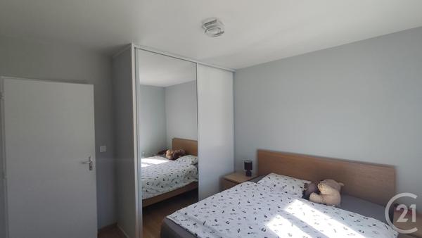 Maison à vendre  5 pièces - 144 m 2   SAINTES  - 17