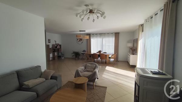 Maison à vendre  5 pièces - 144 m 2   SAINTES  - 17