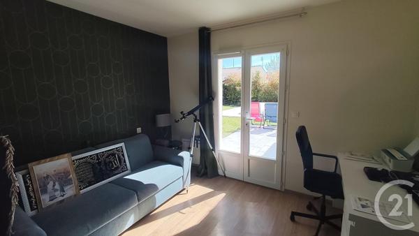 Maison à vendre  5 pièces - 144 m 2   SAINTES  - 17