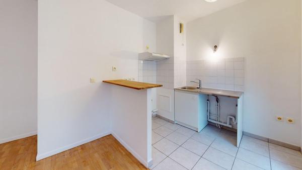 A VENDRE - 2 PIECES - CITE JARDINS