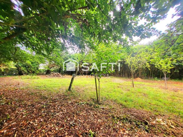 Terrain construcrible environs 1000m² 5' des plages