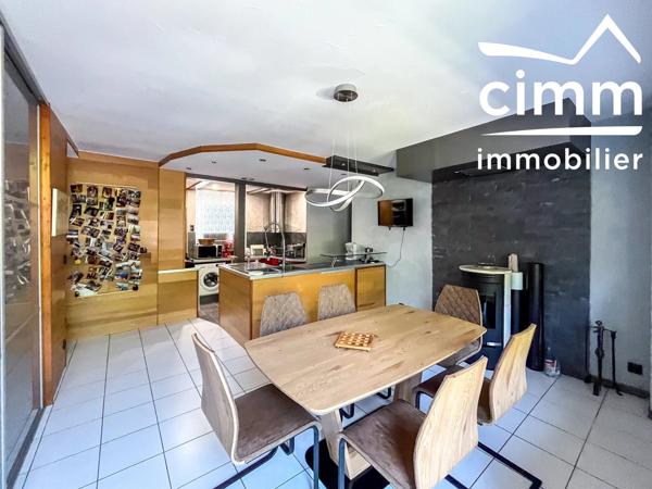 Appartement T4 de 120,16 m² - Premier étage - plusieurs dépendances - Petite terrasse vue Chartreuse