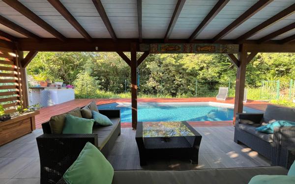 Maison à vendre    8 pièces • 160 m2 Saint-François