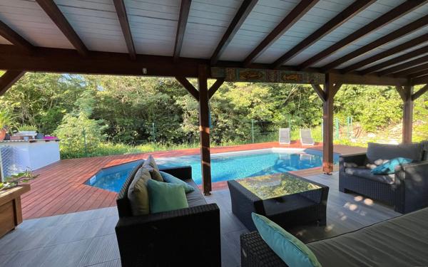 Maison à vendre    8 pièces • 160 m2 Saint-François