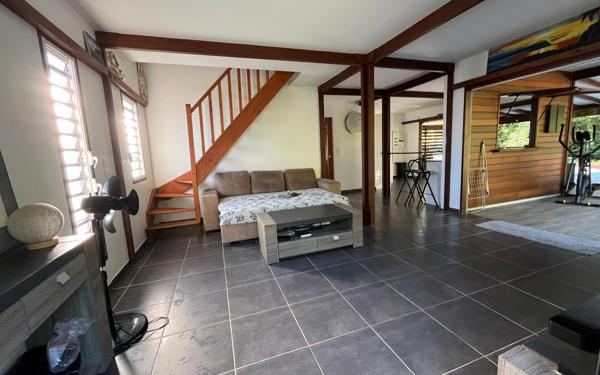 Maison à vendre    8 pièces • 160 m2 Saint-François