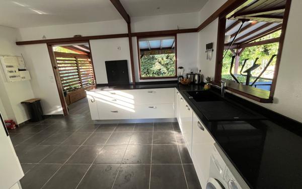 Maison à vendre    8 pièces • 160 m2 Saint-François