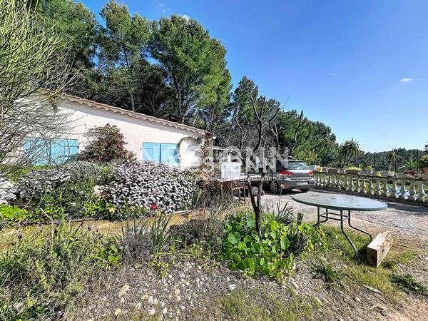 VALLAURIS - Maison - 70m² - Terrain 620m² - Aperçu mer - Parking - Calme
