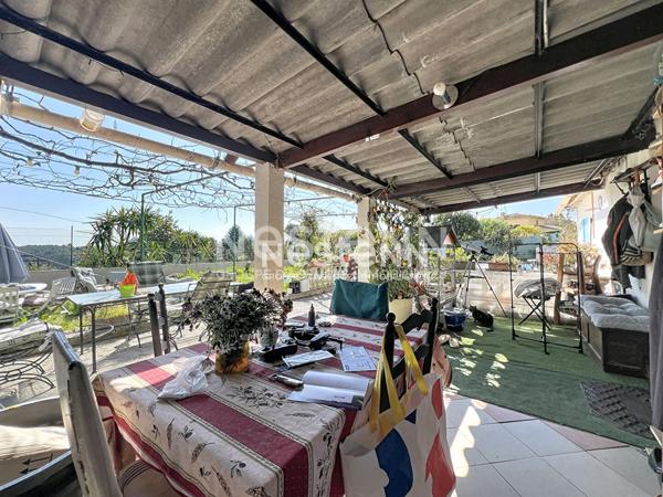 VALLAURIS - Maison - 70m² - Terrain 620m² - Aperçu mer - Parking - Calme