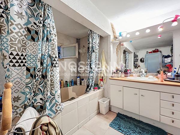 VALLAURIS - Maison - 70m² - Terrain 620m² - Aperçu mer - Parking - Calme