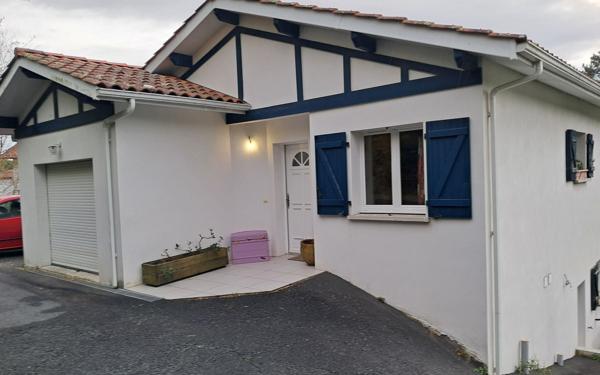 Appartement à louer    3 pièces • 86,99 m2 Bidart