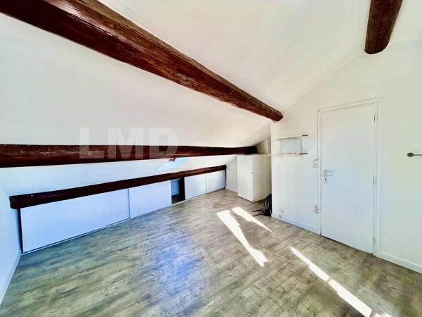 écusson de nimes, calme, lumineux, vue dégagé