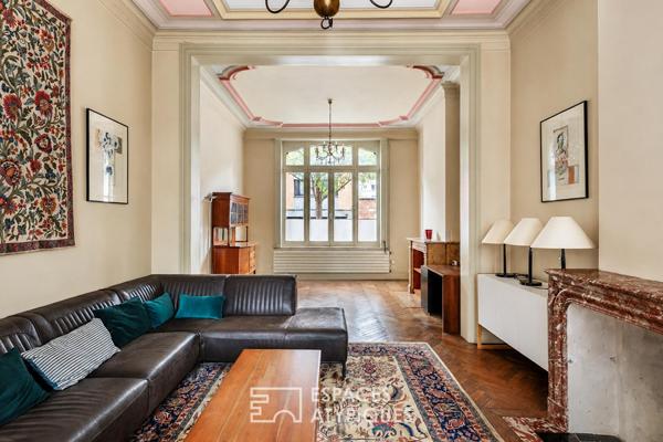 Maison semi-bourgeoise au cachet unique à réinventer