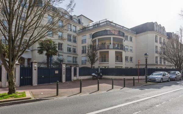 Appartement à vendre    2 pièces • 49,81 m2 Le Plessis-Robinson