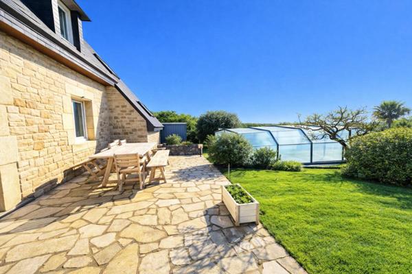 Maison de charme en pierres de 149 m2, Piscine chauffée, À 3 min de Plouay, 15 min de Lorient, Agglomération de Lorient, 25 min du littoral