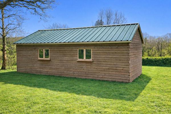 Maison de charme en pierres de 149 m2, Piscine chauffée, À 3 min de Plouay, 15 min de Lorient, Agglomération de Lorient, 25 min du littoral