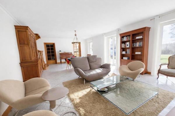 Maison de charme en pierres de 149 m2, Piscine chauffée, À 3 min de Plouay, 15 min de Lorient, Agglomération de Lorient, 25 min du littoral