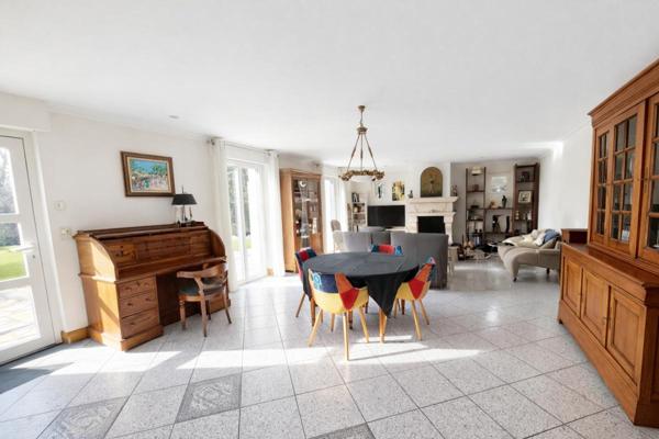 Maison de charme en pierres de 149 m2, Piscine chauffée, À 3 min de Plouay, 15 min de Lorient, Agglomération de Lorient, 25 min du littoral